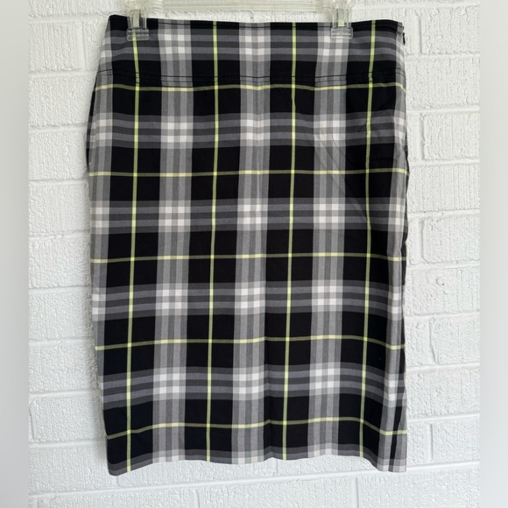 Burberry Black and Gray Plaid Pencil Skirt